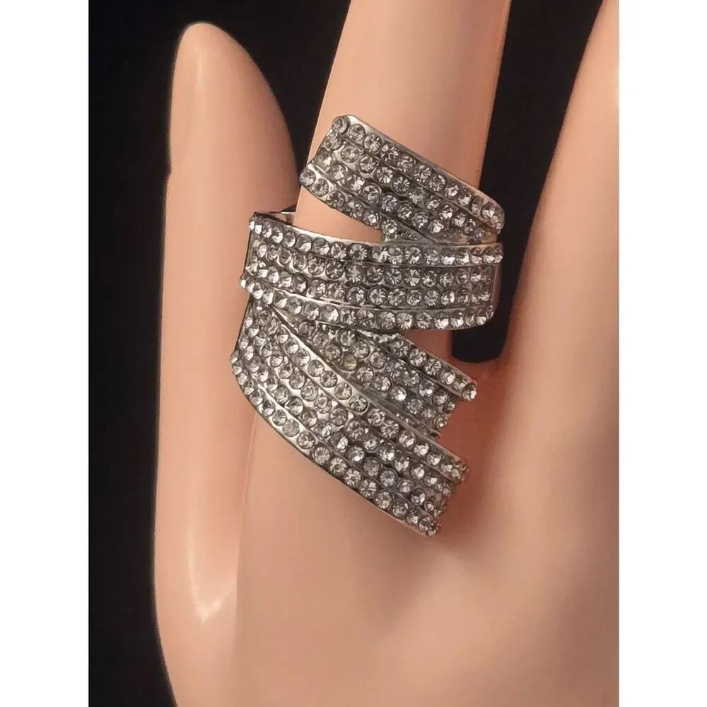 Women's Vintage Silver Tone White Rhinestone Elastic Band Ring